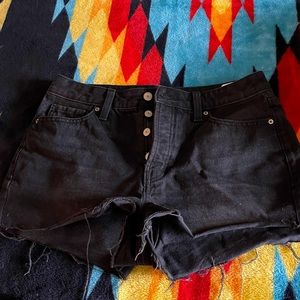 Old navy black shorts (8)
